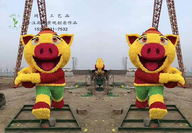 仿真绿雕绢花猪造型