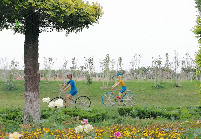 稻草工艺品运动骑行造型